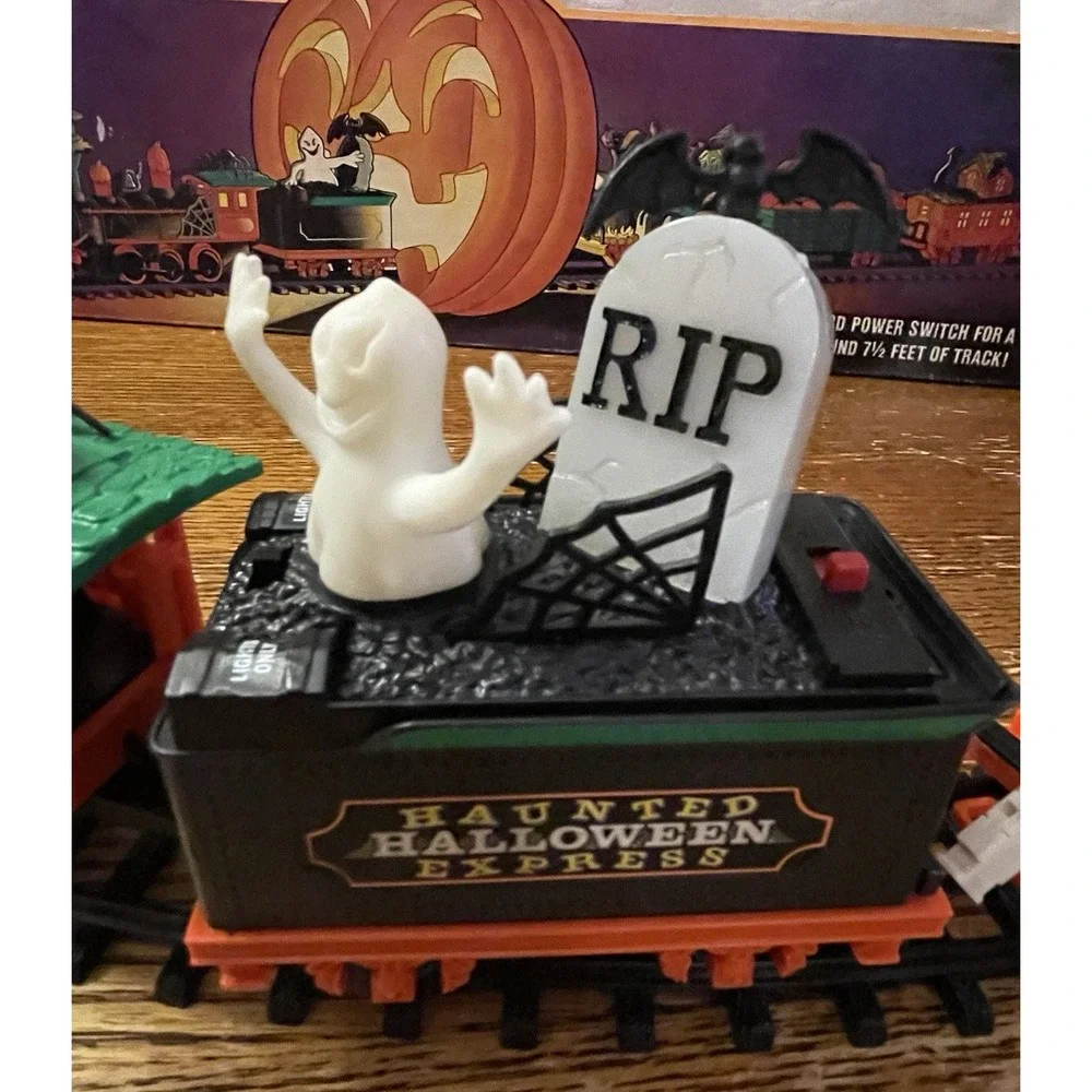 Vtg New Bright Haunted Halloween Express Train Set 1995 Lights Spooky CIB Works